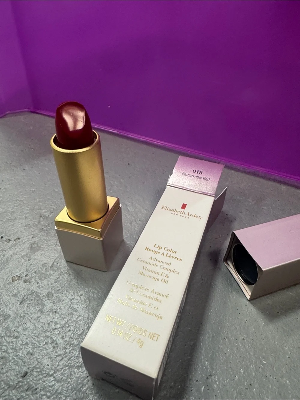 NEW Elizabeth Arden lipstick - color #018 Remarkable Red